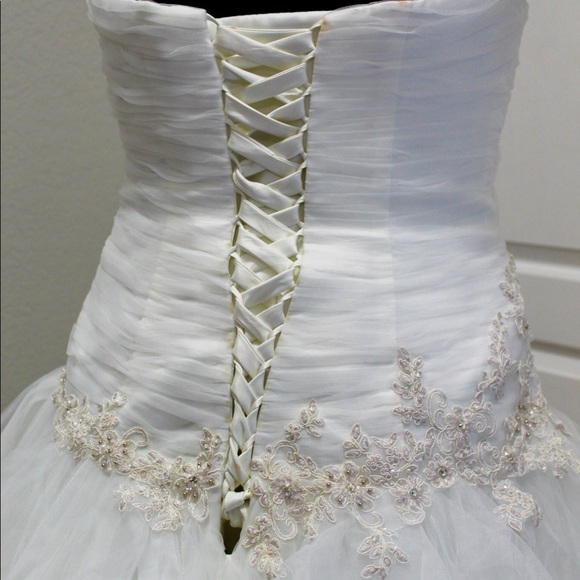 Alfred Angelo Disney Wedding Dress - Sleeping Beauty - Picture 8 of 15